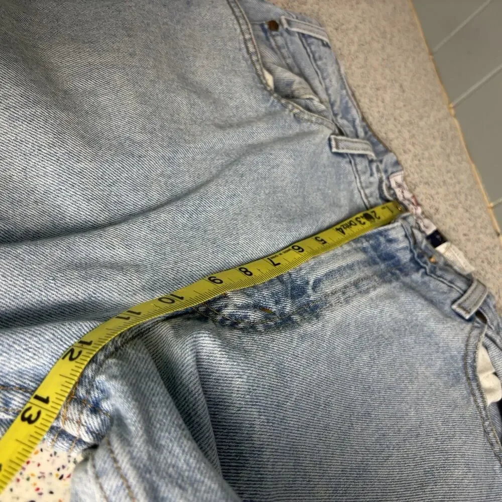 Vintage 90’s LEVI 540 Orange Tab Relaxed Fit Men’s Light Blue Denim Jeans 35x30